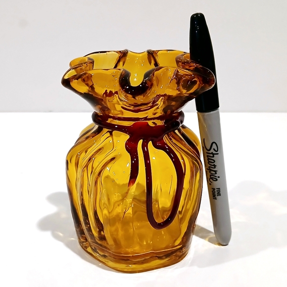 Vintage Amber Glass Vase with Ruffled Edge - Picture 6 of 6